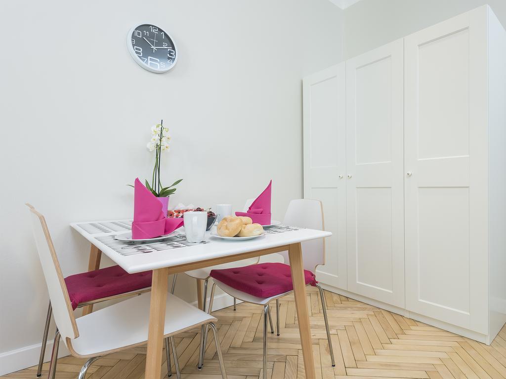 Delightful New Town Square Apartment Warsaw Exterior photo